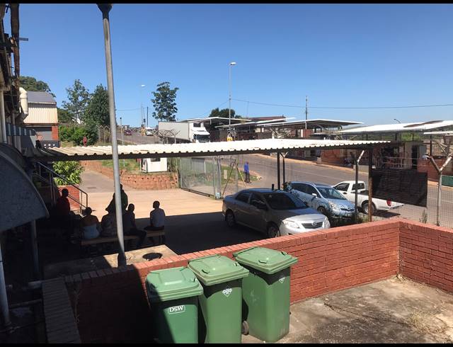 918M² FACTORY TO LET IN HAMMARSDALE